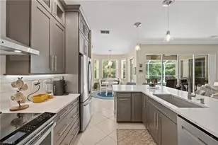 12929 Dresden Ct, Fort Myers, FL 33912 - Photo 13