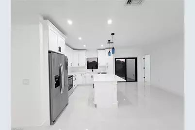 844 Millpond St E, Lehigh Acres, FL 33974 - Photo 5