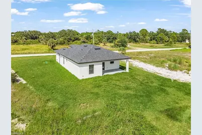844 Millpond St E, Lehigh Acres, FL 33974 - Photo 3