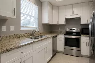 1107 SE 46th Ln, Cape Coral, FL 33904 - Photo 5