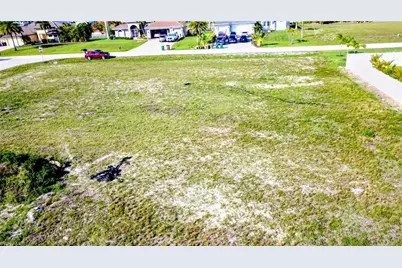 1846 NW 36th Pl, Cape Coral, FL 33993 - Photo 3