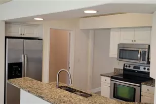 902 SW 21st Ln, Cape Coral, FL 33991 - Photo 5