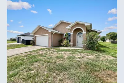 2105 NE 15th Ter, Cape Coral, FL 33909 - Photo 3