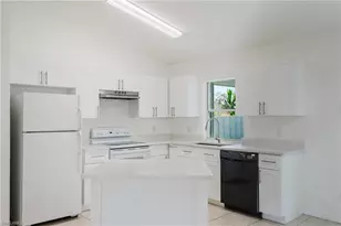 1729 NE 22nd St, Cape Coral, FL 33909 - Photo 7