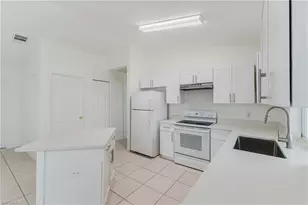 1729 NE 22nd St, Cape Coral, FL 33909 - Photo 9