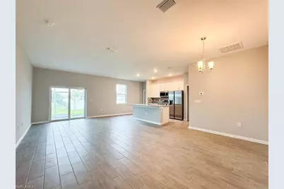 512 NW 25th Ave, Cape Coral, FL 33993 - Photo 9