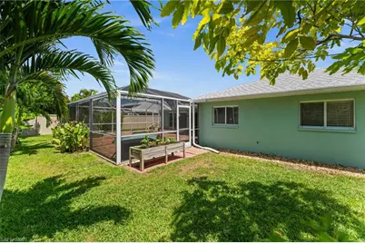 240 SW 37th Ln, Cape Coral, FL 33914 - Photo 31