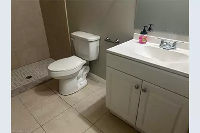 527 SE 6th Pl #523, Cape Coral, FL 33990 - Photo 5