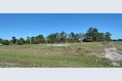 769 Joponica Ave S, Lehigh Acres, FL 33974 - Photo 5