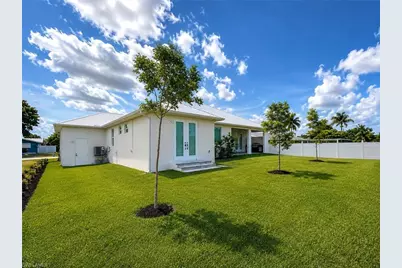 1426 SE 43rd Ter, Cape Coral, FL 33904 - Photo 33