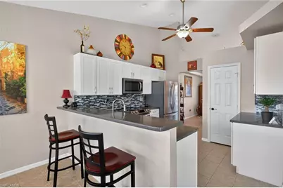 527 SW 40th Ter, Cape Coral, FL 33914 - Photo 7