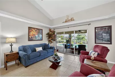 527 SW 40th Ter, Cape Coral, FL 33914 - Photo 5