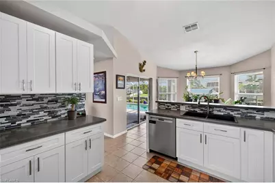527 SW 40th Ter, Cape Coral, FL 33914 - Photo 9