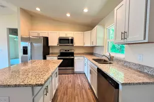 1173 E Benbow Cir, Labelle, FL 33935 - Photo 11