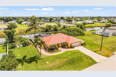 1205 NE 11th Ter, Cape Coral, FL 33909 - Photo 7
