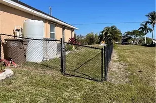 2721 NW 4th St, Cape Coral, FL 33993 - Photo 3