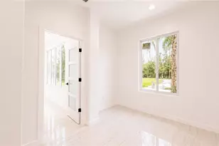 2931 16th Ave NE, Naples, FL 34120 - Photo 9