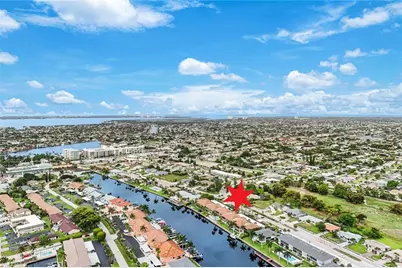 4524 Country Club Blvd, Cape Coral, FL 33904 - Photo 3