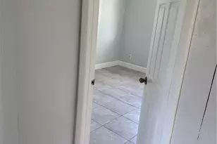 2027 Eloise Cir, North Fort Myers, FL 33917 - Photo 5