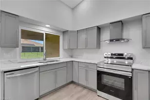 22/ 24 NW 15th Pl, Cape Coral, FL 33993 - Photo 11
