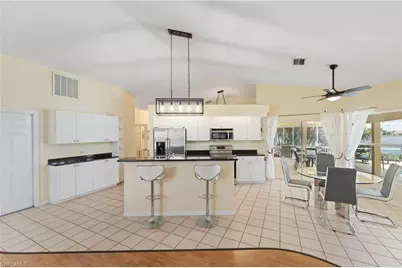 102 SW 9th St, Cape Coral, FL 33991 - Photo 9