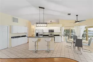102 SW 9th St, Cape Coral, FL 33991 - Photo 9