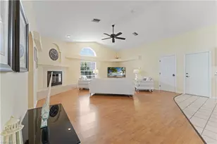 102 SW 9th St, Cape Coral, FL 33991 - Photo 7