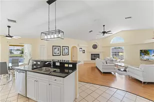 102 SW 9th St, Cape Coral, FL 33991 - Photo 11