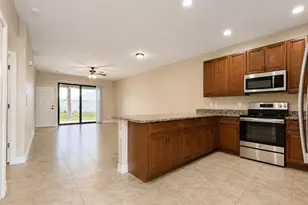 4035 SW 8th Pl, Cape Coral, FL 33914 - Photo 3