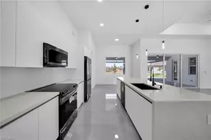 2720 NW 41st Ave, Cape Coral, FL 33993 - Photo 9