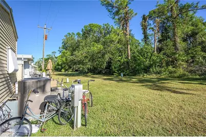 271 Caravan Cir, North Fort Myers, FL 33903 - Photo 19