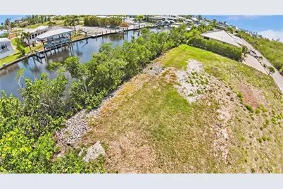 2807 Cussell Dr, Saint James City, FL 33956 - Photo 5