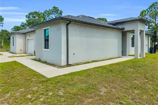 1054 Ainsworth St E, Lehigh Acres, FL 33974 - Photo 5
