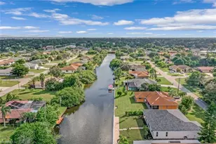 37 SE 23rd Ave, Cape Coral, FL 33990 - Photo 5
