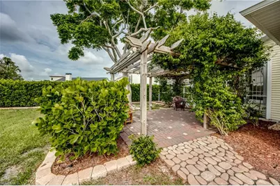 3426 SW 7th Ln, Cape Coral, FL 33991 - Photo 43