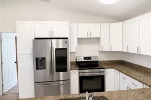 318 SE 46th Ln, Cape Coral, FL 33904 - Photo 5