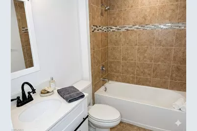 318 SE 46th Ln, Cape Coral, FL 33904 - Photo 7
