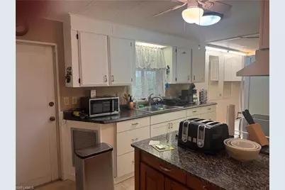 94 Poinsettia Dr, Fort Myers, FL 33905 - Photo 9