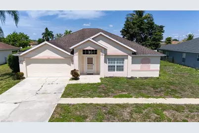 4664 Varsity Cir, Lehigh Acres, FL 33971 - Photo 5