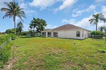 4664 Varsity Cir, Lehigh Acres, FL 33971 - Photo 43