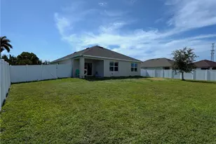328 SW 24th Pl, Cape Coral, FL 33991 - Photo 33