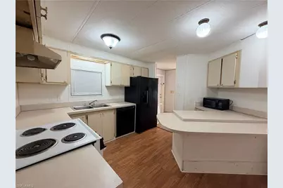 106 Gaslight Ave, North Fort Myers, FL 33917 - Photo 5