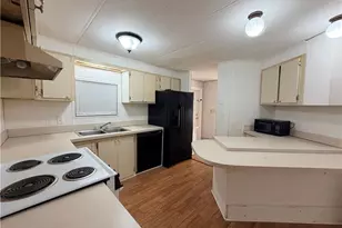 106 Gaslight Ave, North Fort Myers, FL 33917 - Photo 5