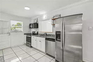 20 Estate Dr, North Fort Myers, FL 33917 - Photo 7