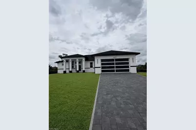 2835 NE 5th Pl, Cape Coral, FL 33909 - Photo 1