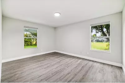 2701 SW 8th Ct, Cape Coral, FL 33914 - Photo 9