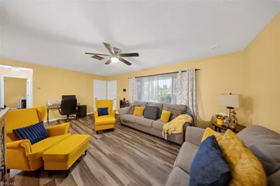 208 Redcliff Ave, Lehigh Acres, FL 33936 - Photo 9