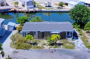 2920 Harpoon Ln, Saint James City, FL 33956 - Photo 3