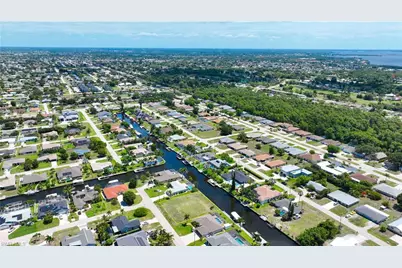 1041 SE 23rd Ave, Cape Coral, FL 33990 - Photo 7