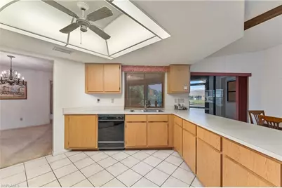 315 SE 20th Ct, Cape Coral, FL 33990 - Photo 7